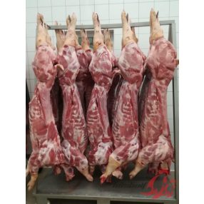 Félsertés fej nélkül